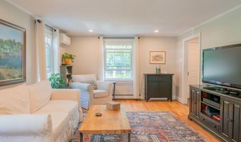 32 Pleasant Hill Rd, Falmouth, ME 04105