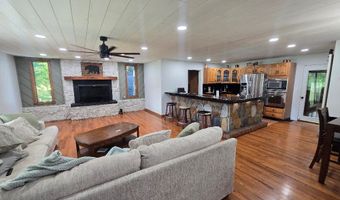 889 Old Grandview Rd, Beaver, WV 25813