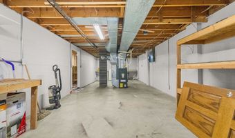 2700 N LILLIAN Ct, Appleton, WI 54911