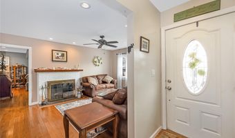 15 Bingham Pl, Amityville, NY 11701