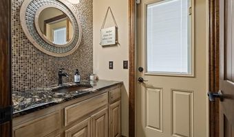 579 Chateau Bnd, Ardmore, OK 73401