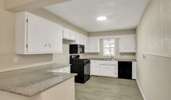 702 E Highland St, Aurora, MO 65605