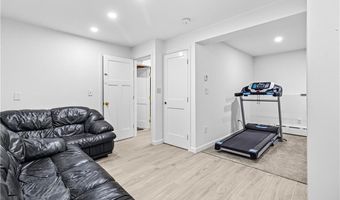 7 Jill Ct, East Providence, RI 02915