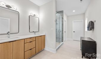 3020 Cobbs Hill Rd, Charlotte, NC 28205