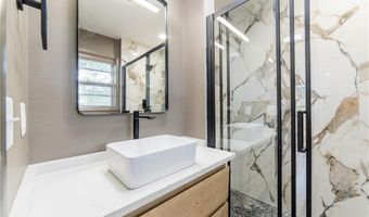 723 8th St, Bentonville, AR 72712