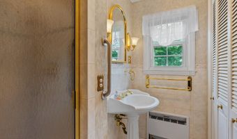 175 Colonial Ave, Albany, NY 12208