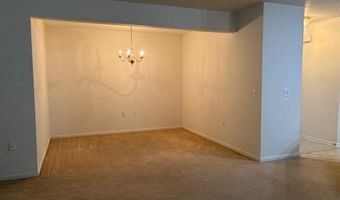 2776 S Knightsbridge Cir, Ann Arbor, MI 48105