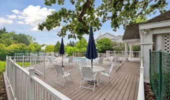 4274 Hillside Dr, Ann Arbor, MI 48105