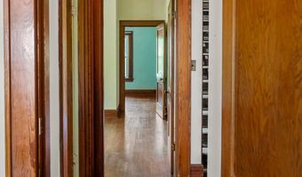 89 2nd St, Athens, OH 45701