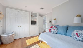 71 Sunset Ln, Barnstable, MA 02630