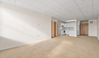 194 Park Ave 2B, Amityville, NY 11701
