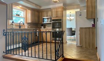 693 Edgewater Dr, Amherst, NY 14228