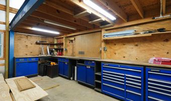 835 N Woodland Cir, Bloomfield, IN 47424