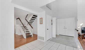 1358 Oakhurst Ct, Camarillo, CA 93010