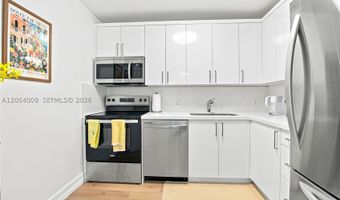 3625 N Country Club Dr 1210, Aventura, FL 33180