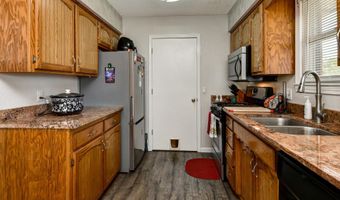 1004 Baretta Ct, Aurora, MO 65605