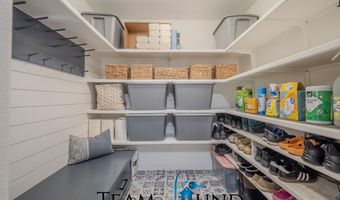 5102 Vista Way, Casper, WY 82601