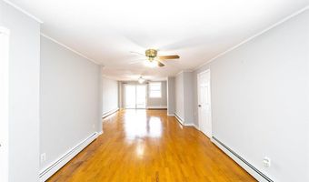 14 MEADOW St, Bayonne, NJ 07002