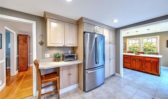 25 Belton Dr, Barrington, RI 02806