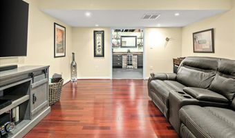 3801 WASHINGTON WOODS Dr, Alexandria, VA 22309