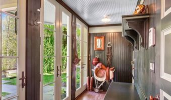 14 Leroy Ave, Newport, RI 02840