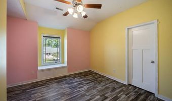 923 S 10th St, Adel, IA 50003