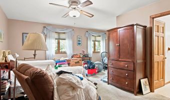 27050 W Wilmot Rd, Antioch, IL 60002