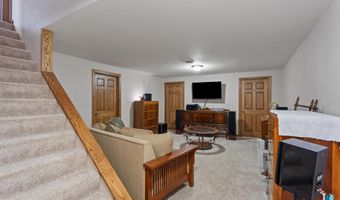 301 Lee Dr, Alcester, SD 57001