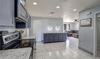 912 S 7th St, Aransas Pass, TX 78336