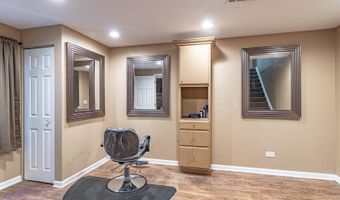 992 Neuhaven Dr, Antioch, IL 60002