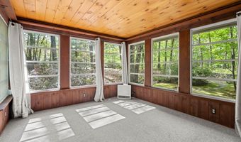 12 Lord Jeffrey Dr, Amherst, NH 03031