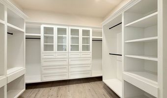 117 Pioneer Trl, Adkins, TX 78101