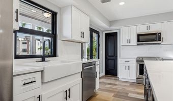 769 KINGSTON Ct, Apollo Beach, FL 33572