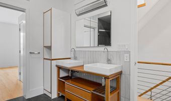 252 SUMAC St, Philadelphia, PA 19128