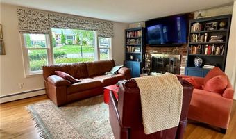 19 Terrace Dr, East Greenwich, RI 02818