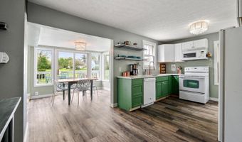 317 WOODLAWN Dr, Aurora, IN 47001