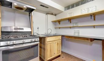 1558 E St, Anchorage, AK 99501