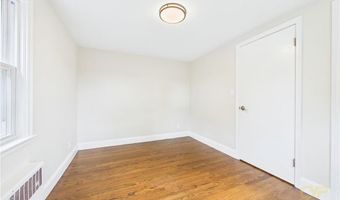 28 Eden Crest Dr, Cranston, RI 02920