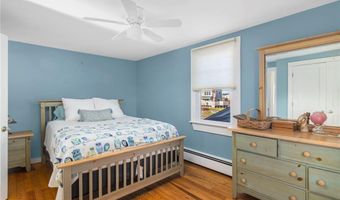 120 Chestnut Ave, Narragansett, RI 02882