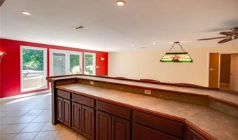 105 Lake Dr, Alton, IL 62002