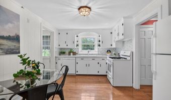 9 Stratford Rd, Andover, MA 01810