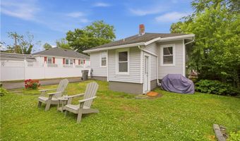 30 Boulevard, Middletown, RI 02842