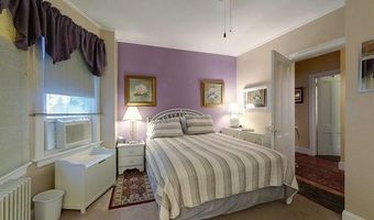 616 Thames St 1, Newport, RI 02840