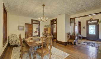 405 W Avenue E, Alpine, TX 79830