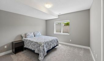 2122 Leopold Dr, Ames, IA 50010