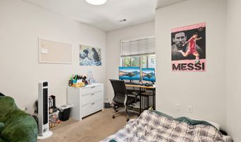 37 N Mountain Ave, Ashland, OR 97520
