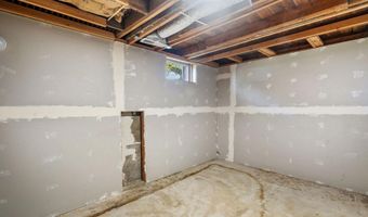 1182 S Meridian St, Blackfoot, ID 83221