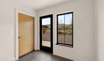 138 Clear Creek Dr, Ashland, OR 97520