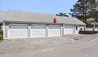 64 Colonial Vlg, Falmouth, ME 04105