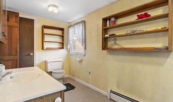 991 Oakland Rd, Belgrade, ME 04917